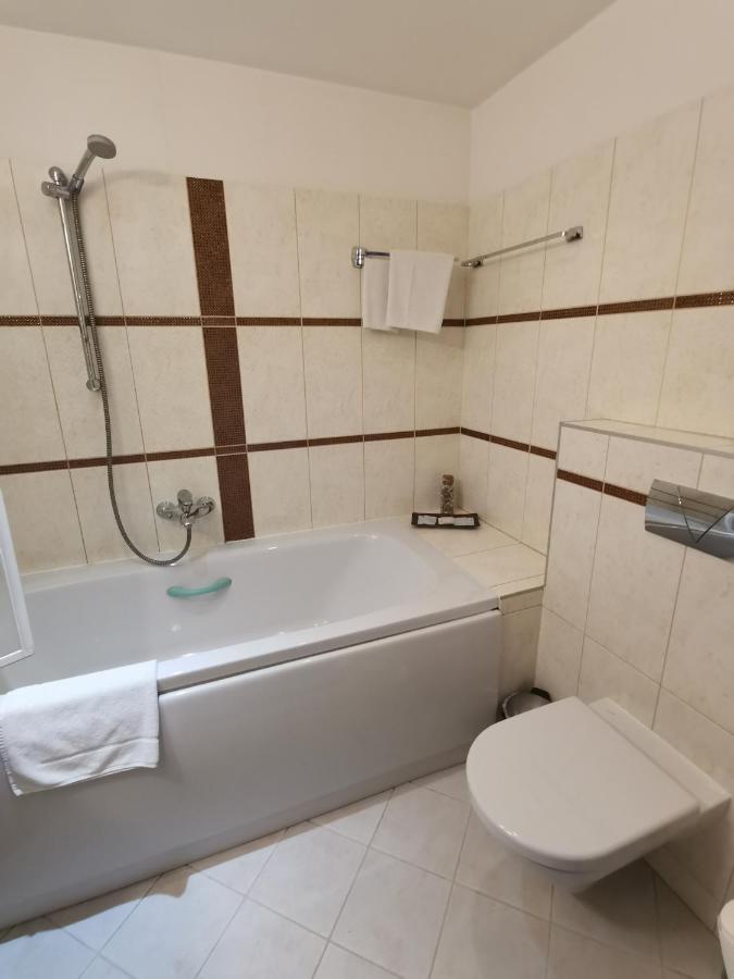 Las Vegas Rooms Вильнюс Экстерьер фото